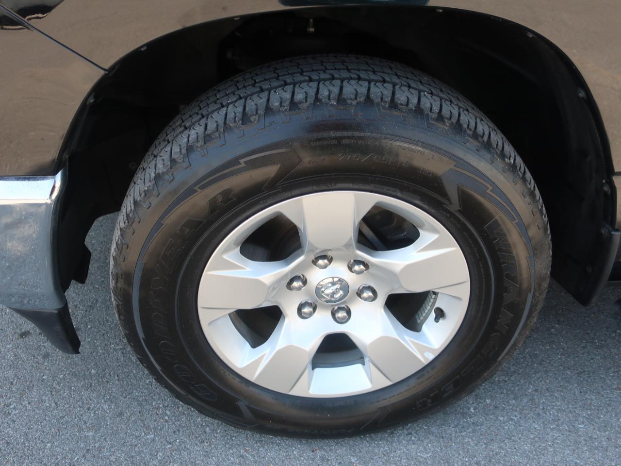 RAM 1500 Big Horn Crew Cab SWB 4WD 2021