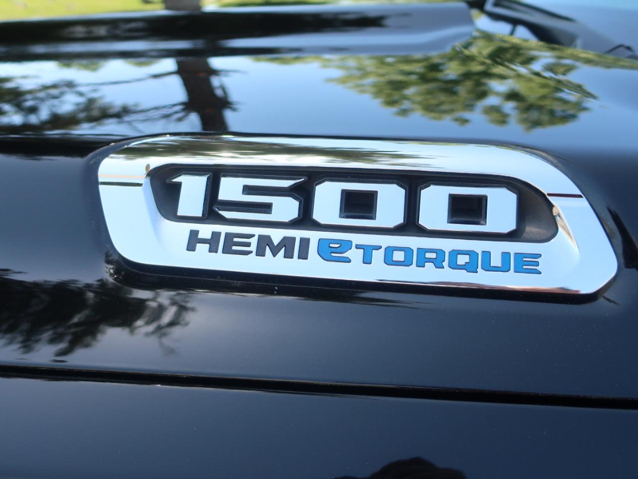 RAM 1500 Big Horn Crew Cab SWB 4WD 2021