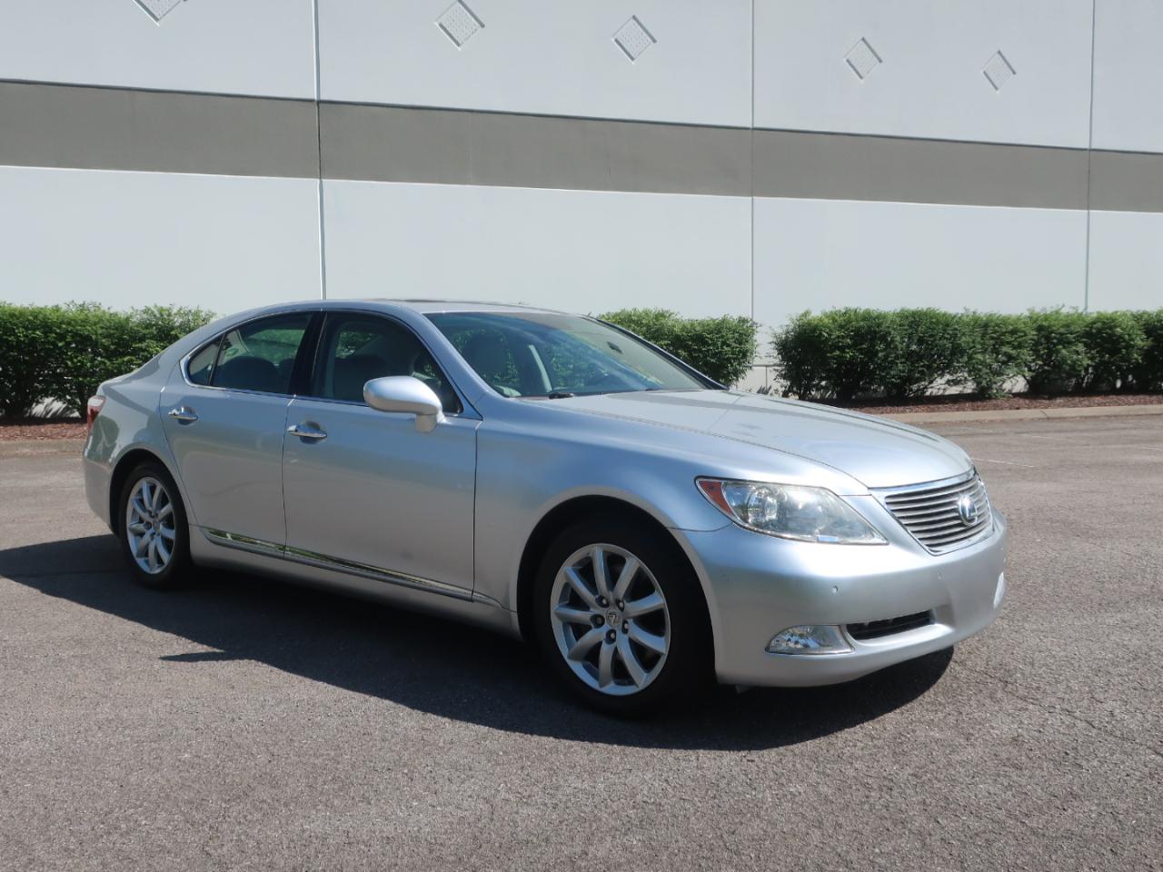 Lexus LS 460 Luxury Sedan 2008