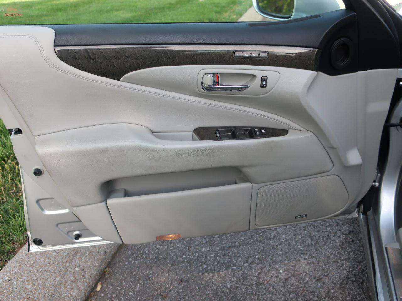 Lexus LS 460 Luxury Sedan 2008