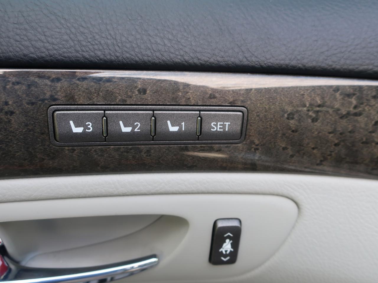 Lexus LS 460 Luxury Sedan 2008
