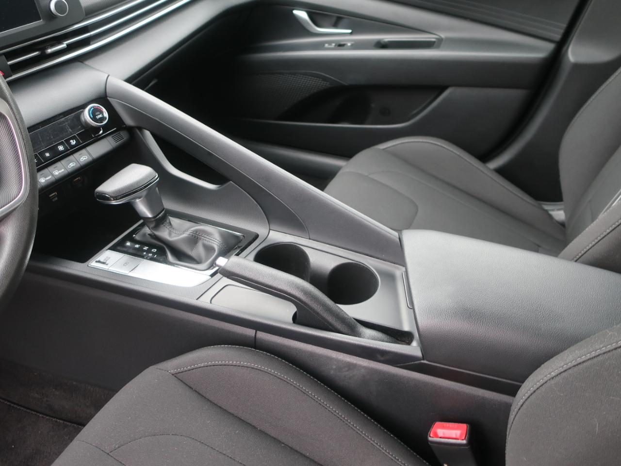 Hyundai Elantra SEL 2021