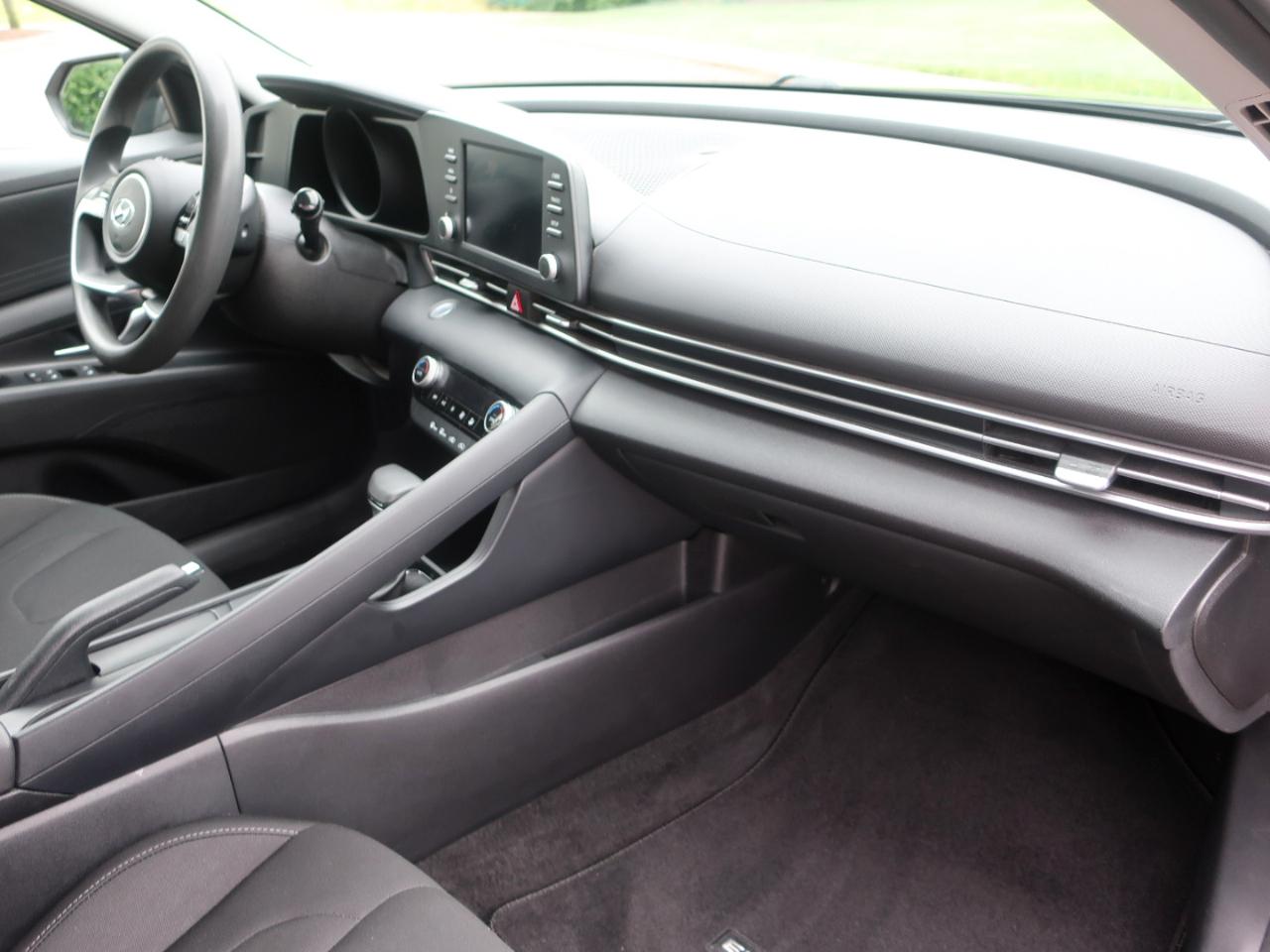 Hyundai Elantra SEL 2021