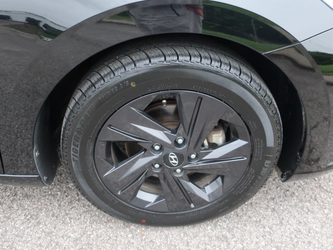 Hyundai Elantra SEL 2021