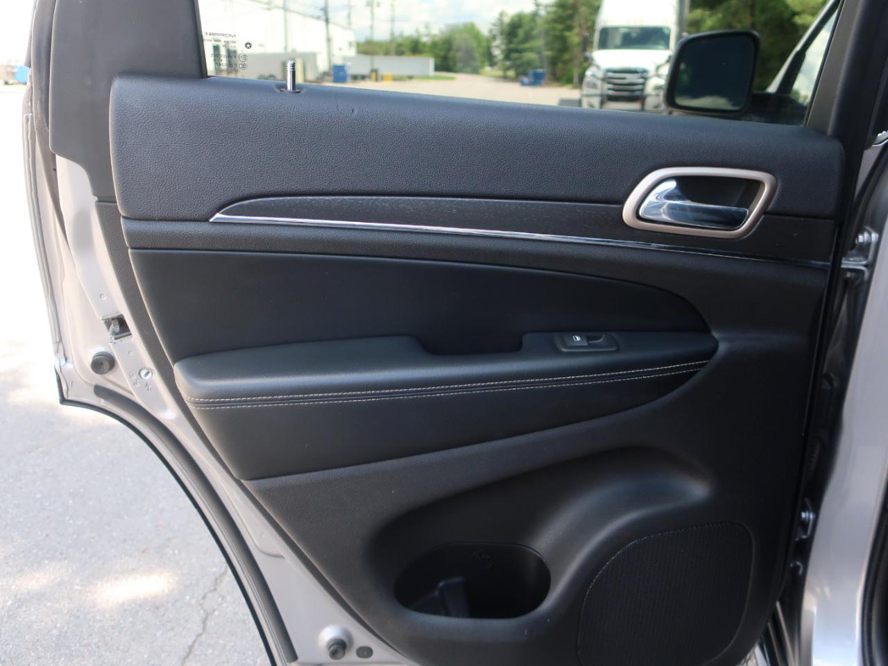 Jeep Grand Cherokee Limited 2WD 2017