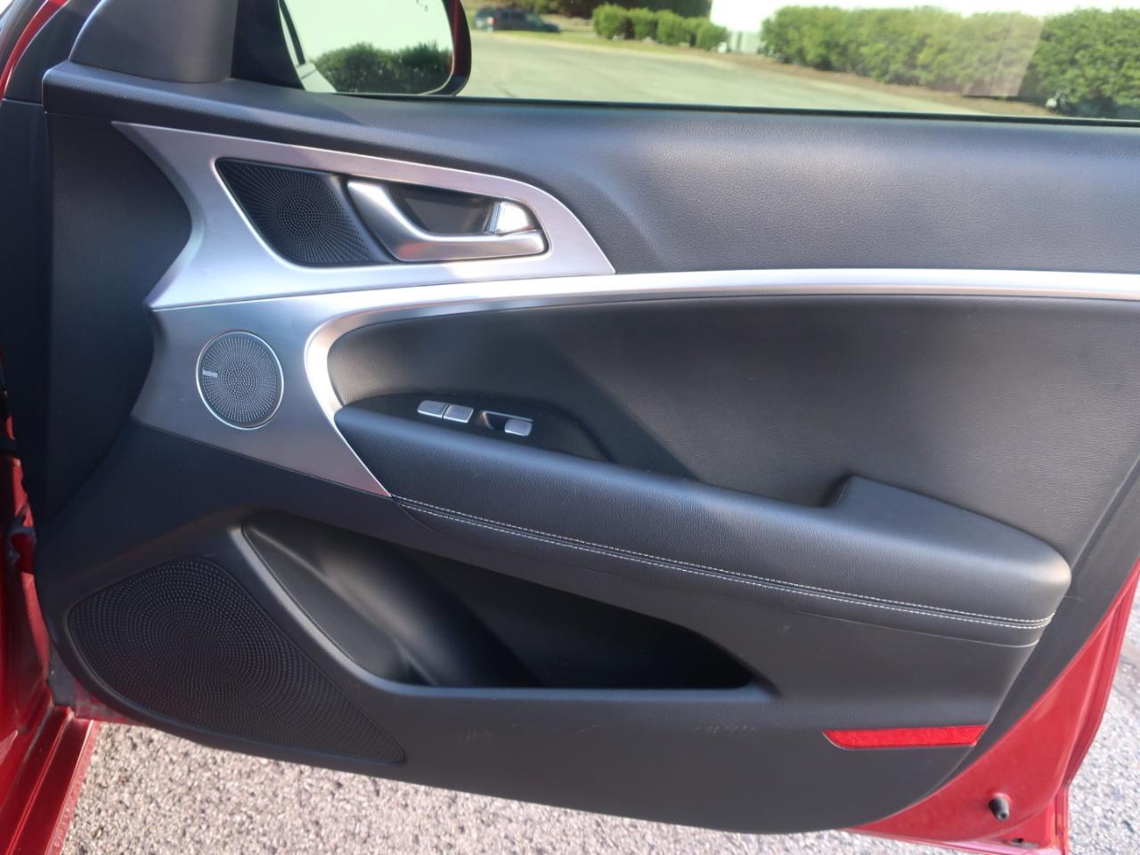 Genesis G70 2.0T Sport 6M 2019