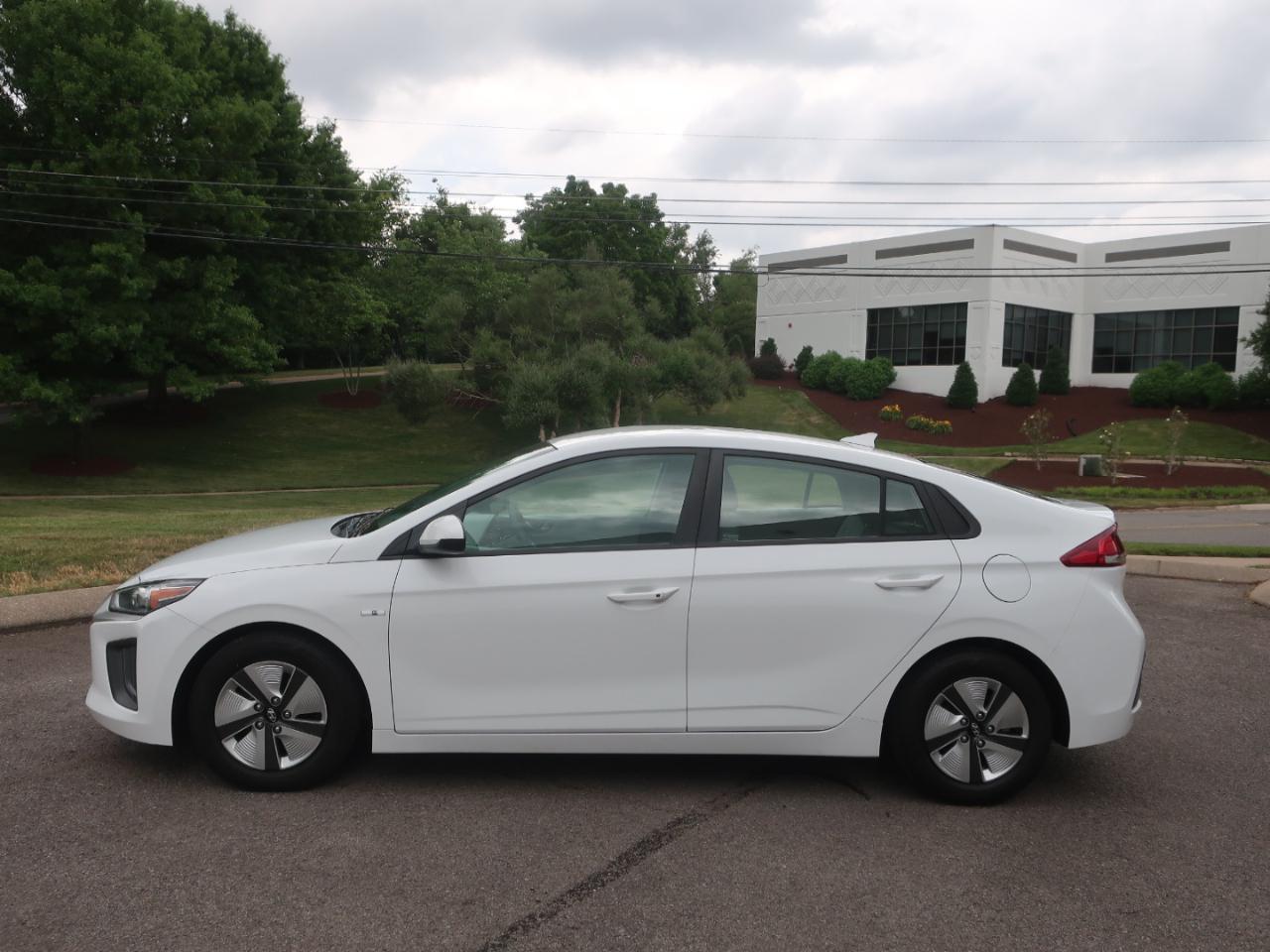 Hyundai Ioniq Hybrid Blue 2020