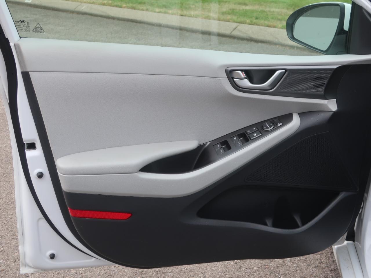 Hyundai Ioniq Hybrid Blue 2020