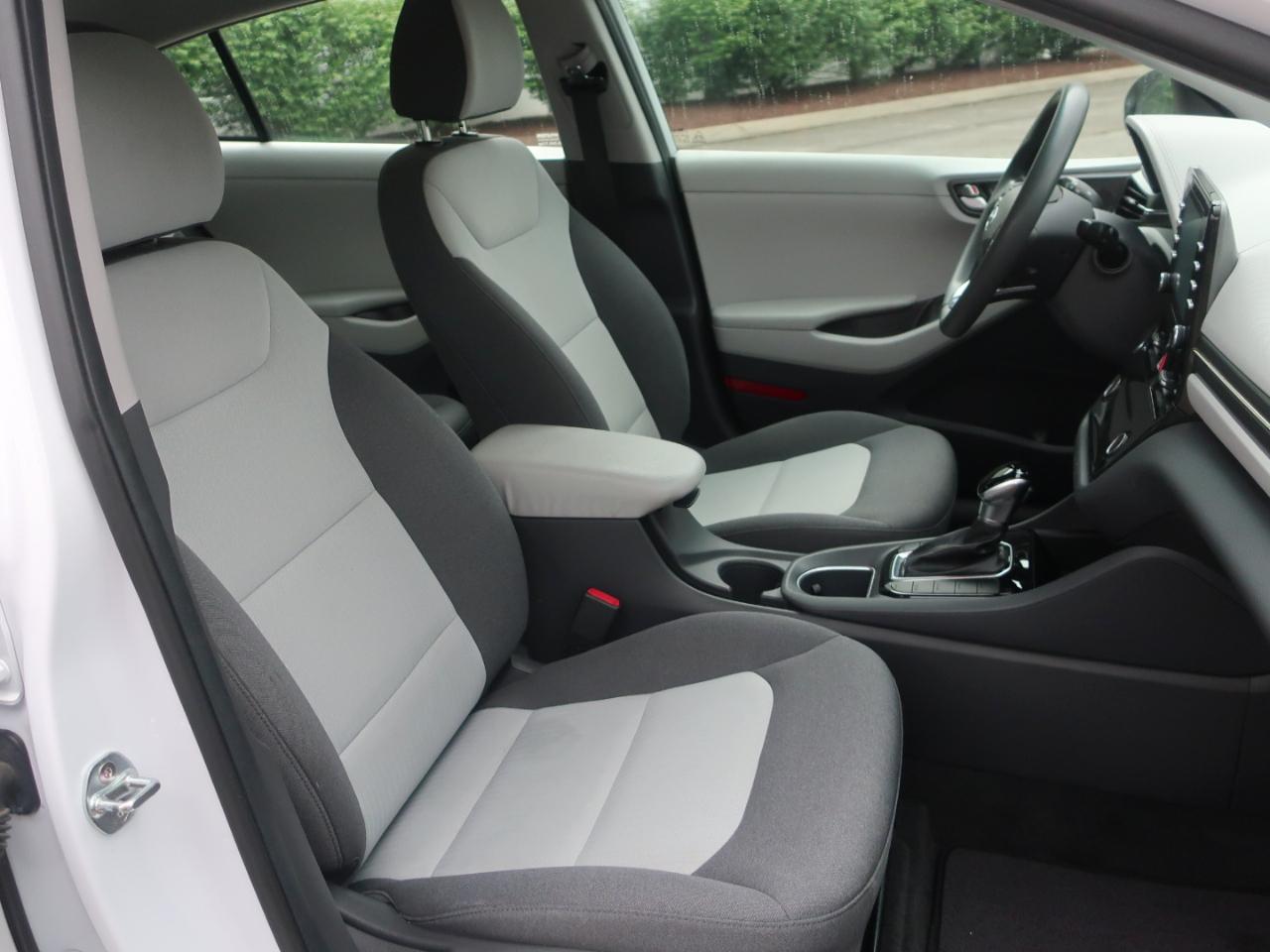 Hyundai Ioniq Hybrid Blue 2020