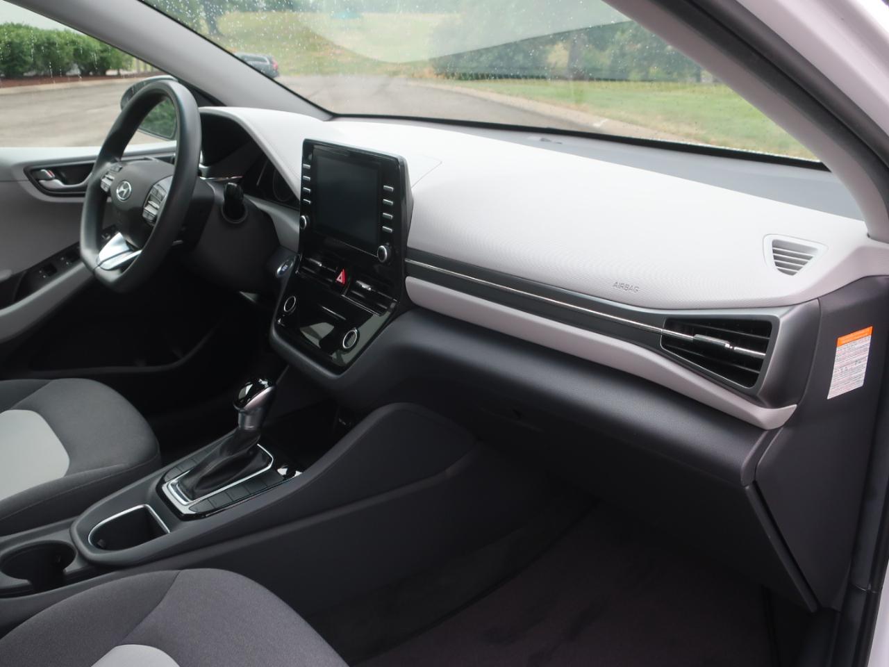 Hyundai Ioniq Hybrid Blue 2020