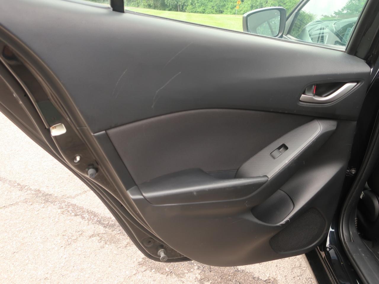 Mazda MAZDA3 i Sport AT 4-Door 2016