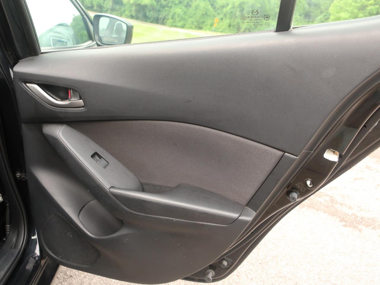 Mazda MAZDA3 i Sport AT 4-Door 2016
