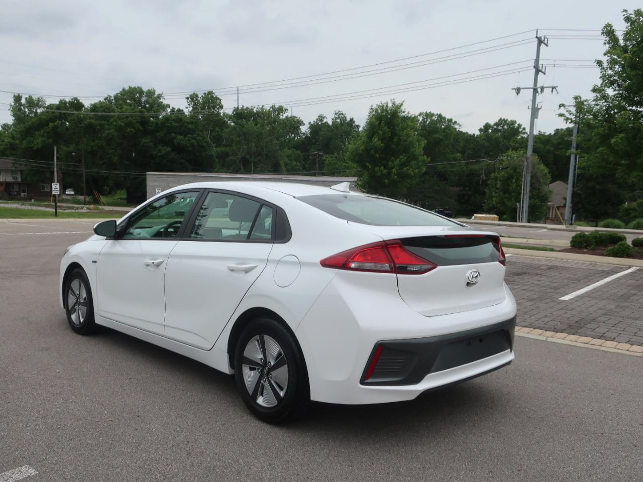 Hyundai Ioniq Hybrid Blue 2020