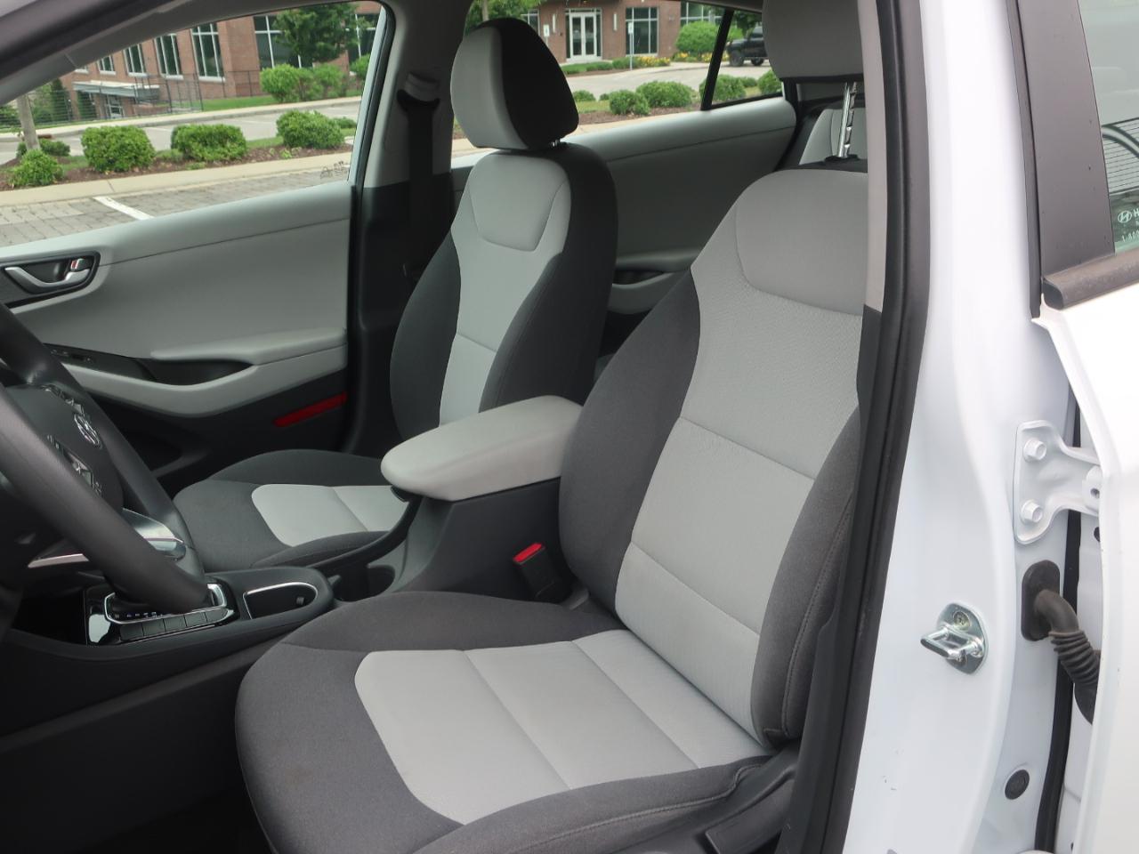 Hyundai Ioniq Hybrid Blue 2020