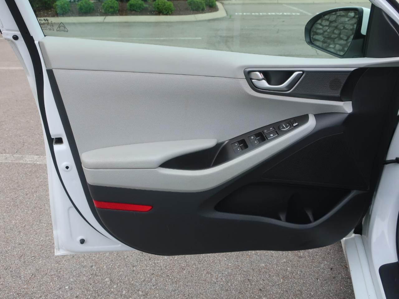Hyundai Ioniq Hybrid Blue 2020