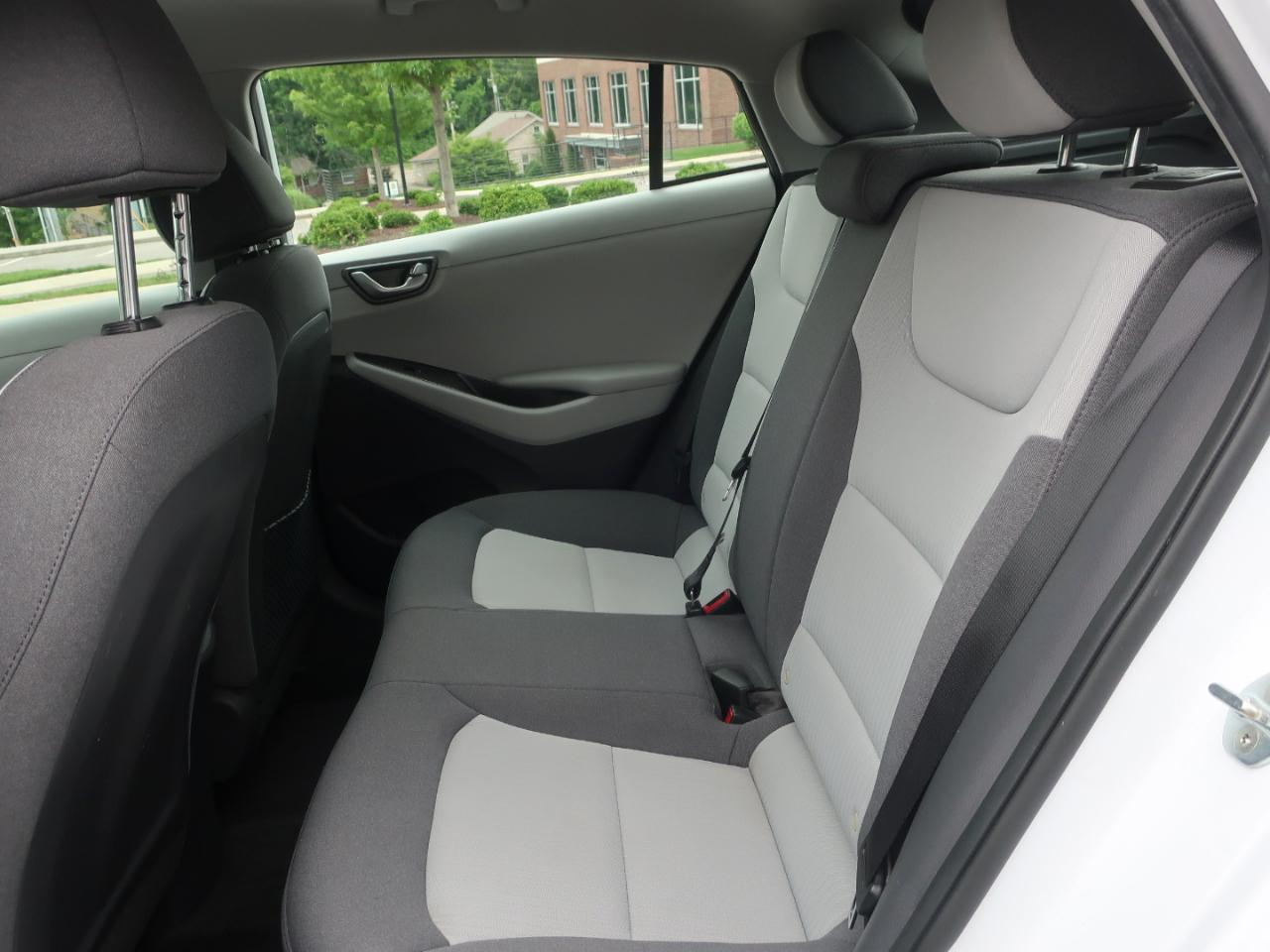 Hyundai Ioniq Hybrid Blue 2020