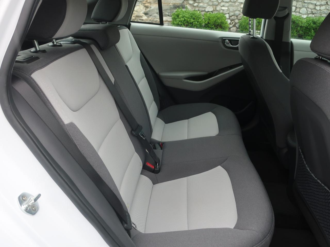 Hyundai Ioniq Hybrid Blue 2020