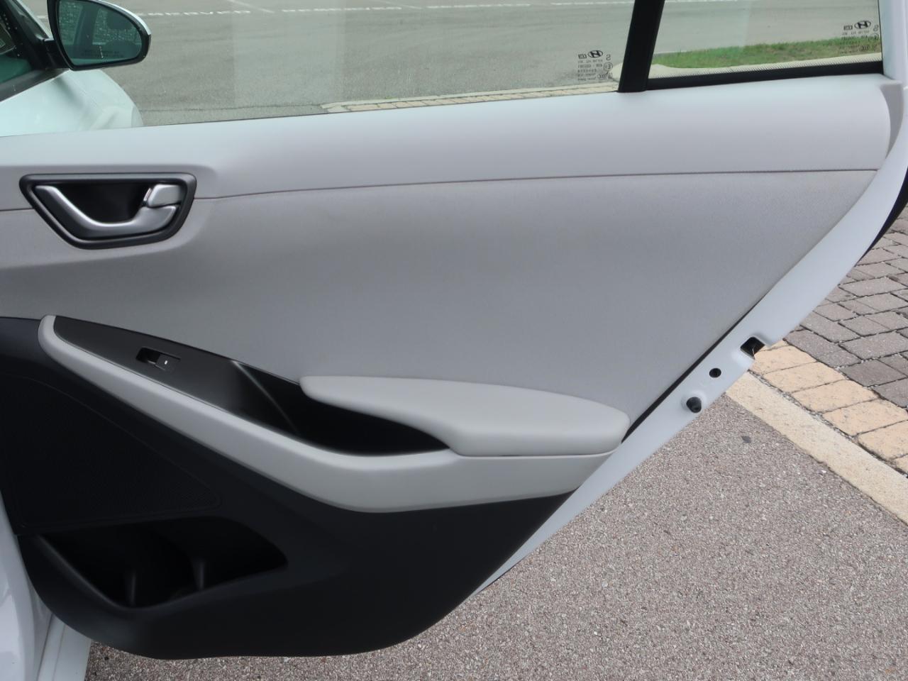 Hyundai Ioniq Hybrid Blue 2020