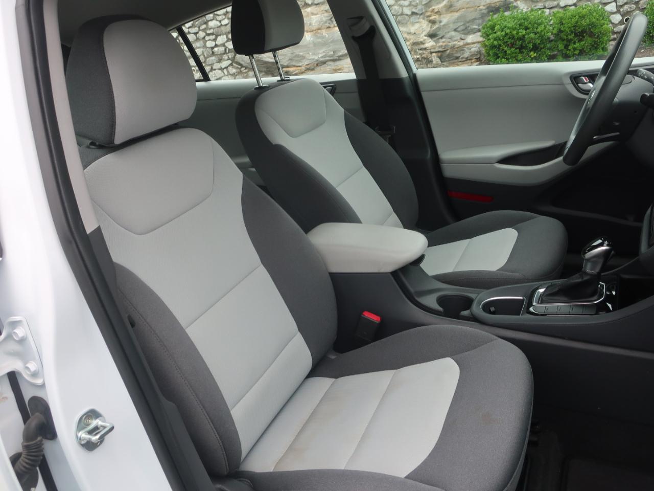 Hyundai Ioniq Hybrid Blue 2020