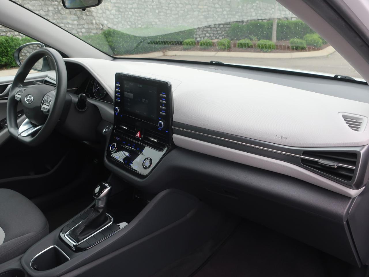 Hyundai Ioniq Hybrid Blue 2020
