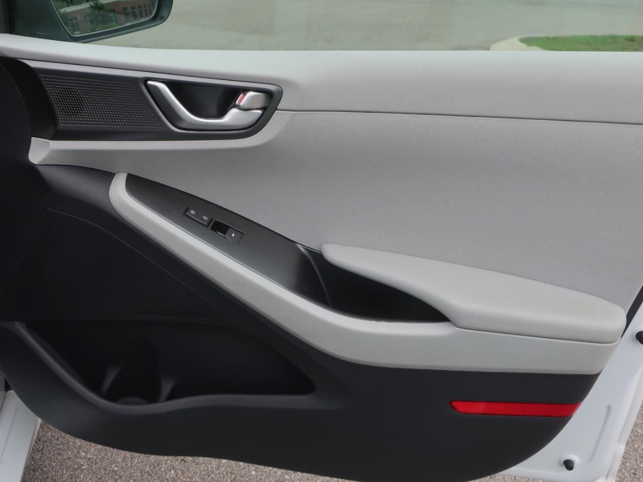Hyundai Ioniq Hybrid Blue 2020