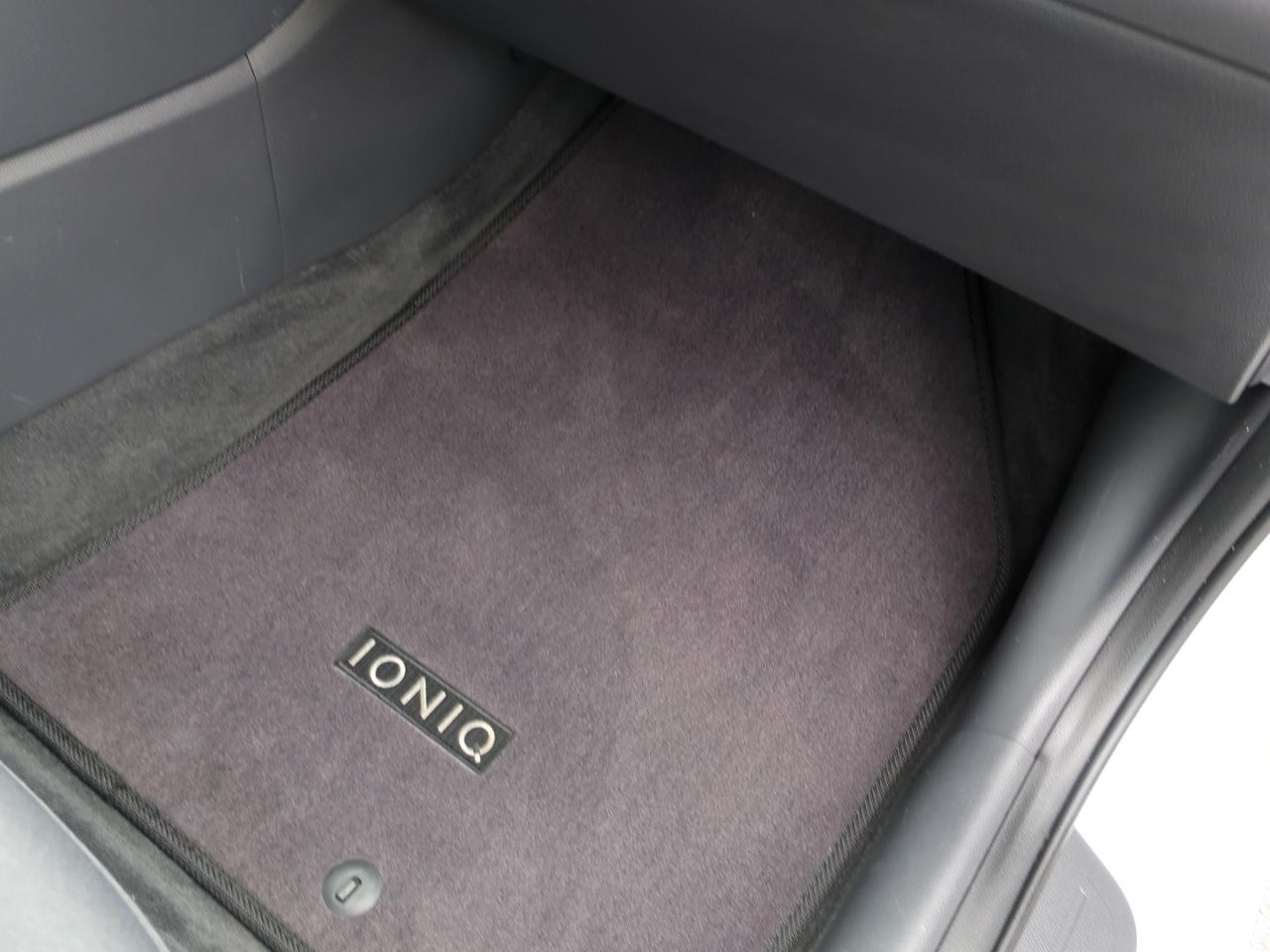 Hyundai Ioniq Hybrid Blue 2020