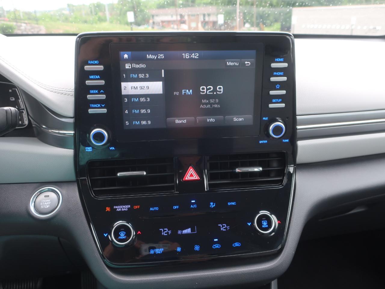 Hyundai Ioniq Hybrid Blue 2020