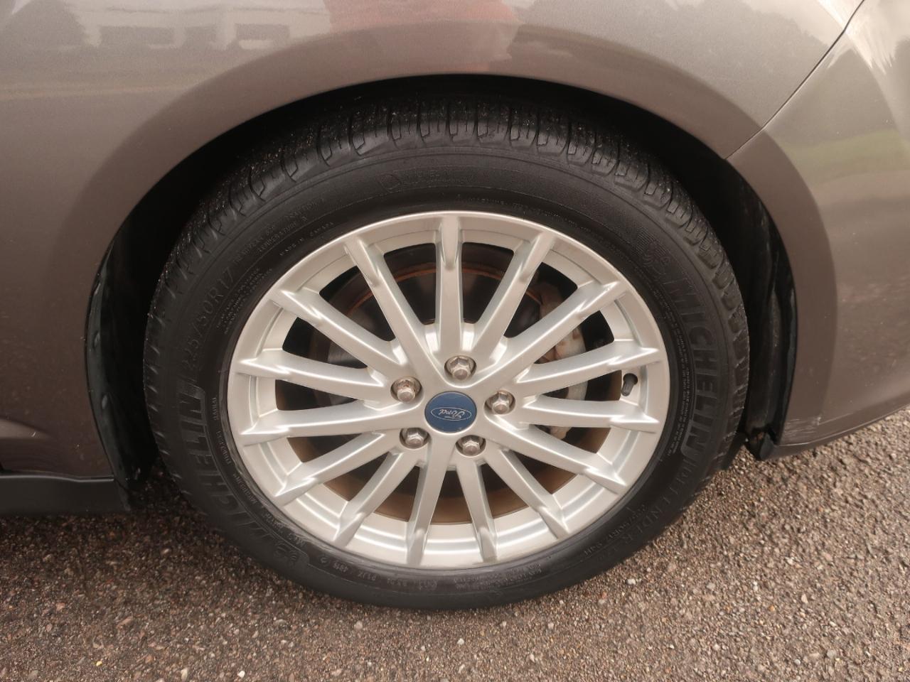 Ford C-Max Hybrid SE 2013