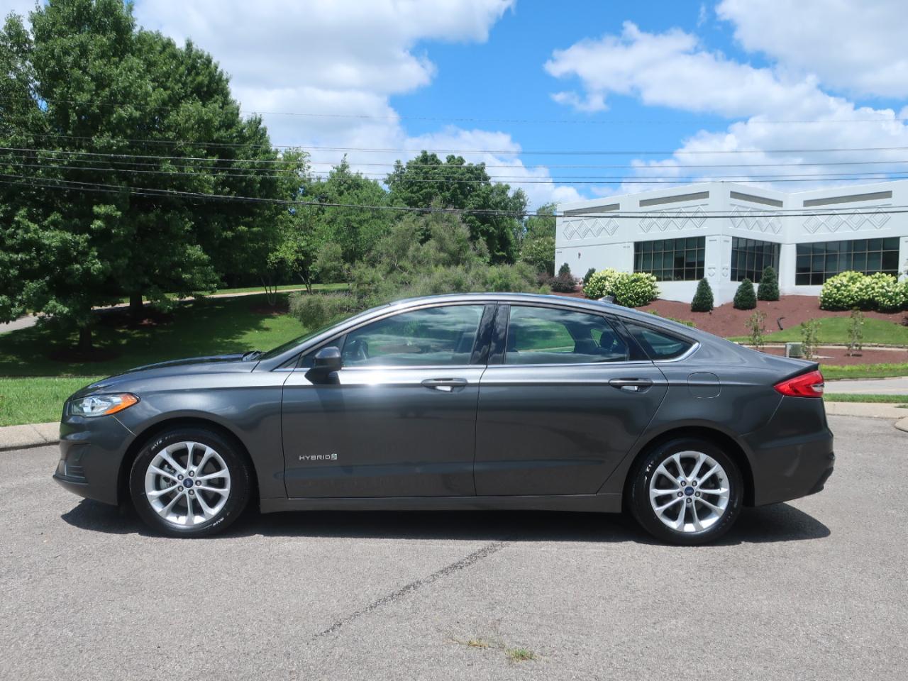 Ford Fusion Hybrid SE 2019