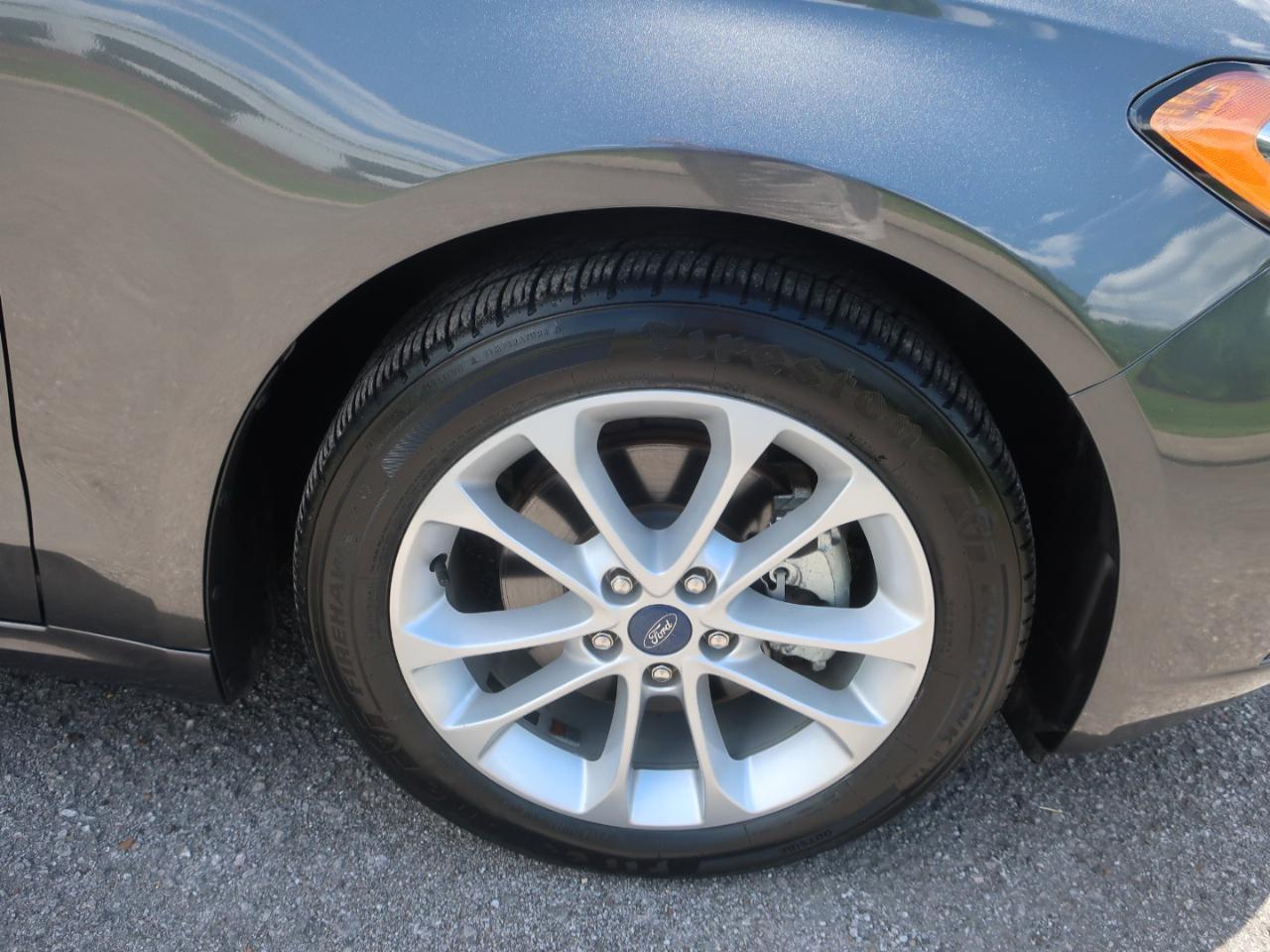Ford Fusion Hybrid SE 2019