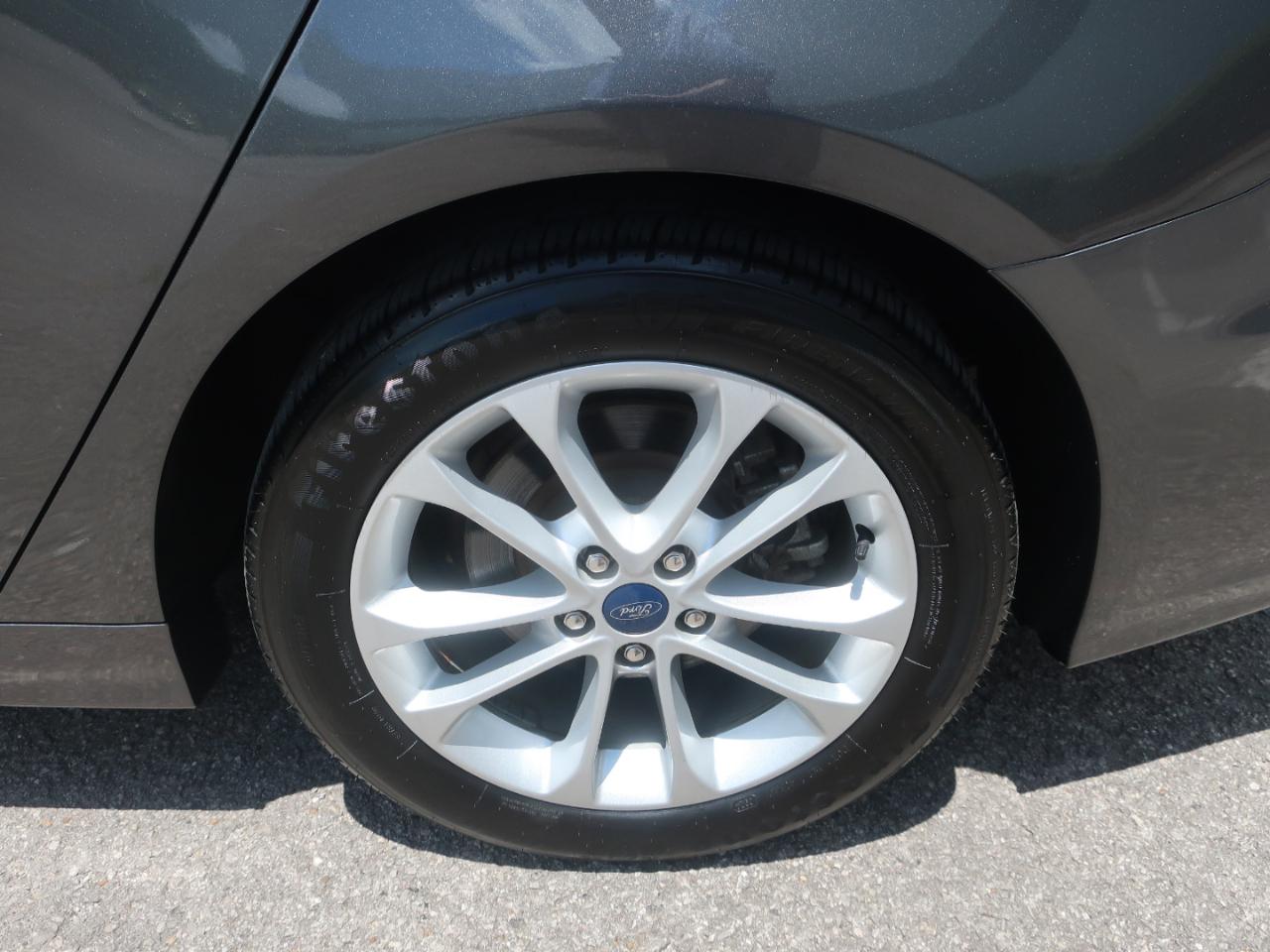 Ford Fusion Hybrid SE 2019
