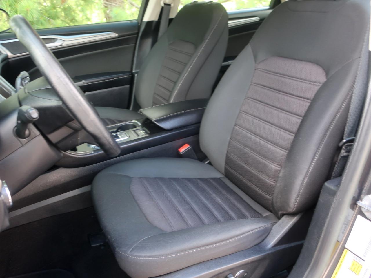 Ford Fusion Hybrid SE 2019