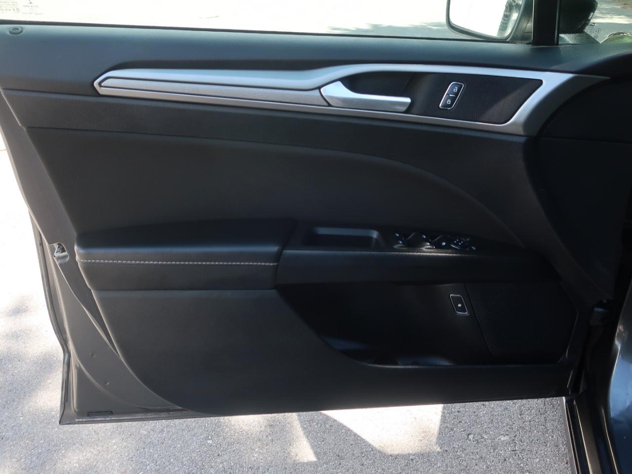 Ford Fusion Hybrid SE 2019