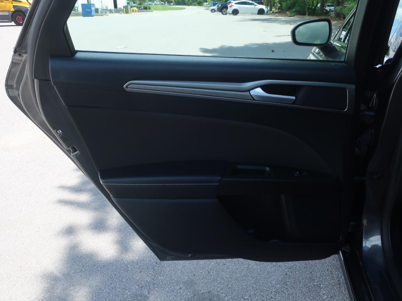 Ford Fusion Hybrid SE 2019