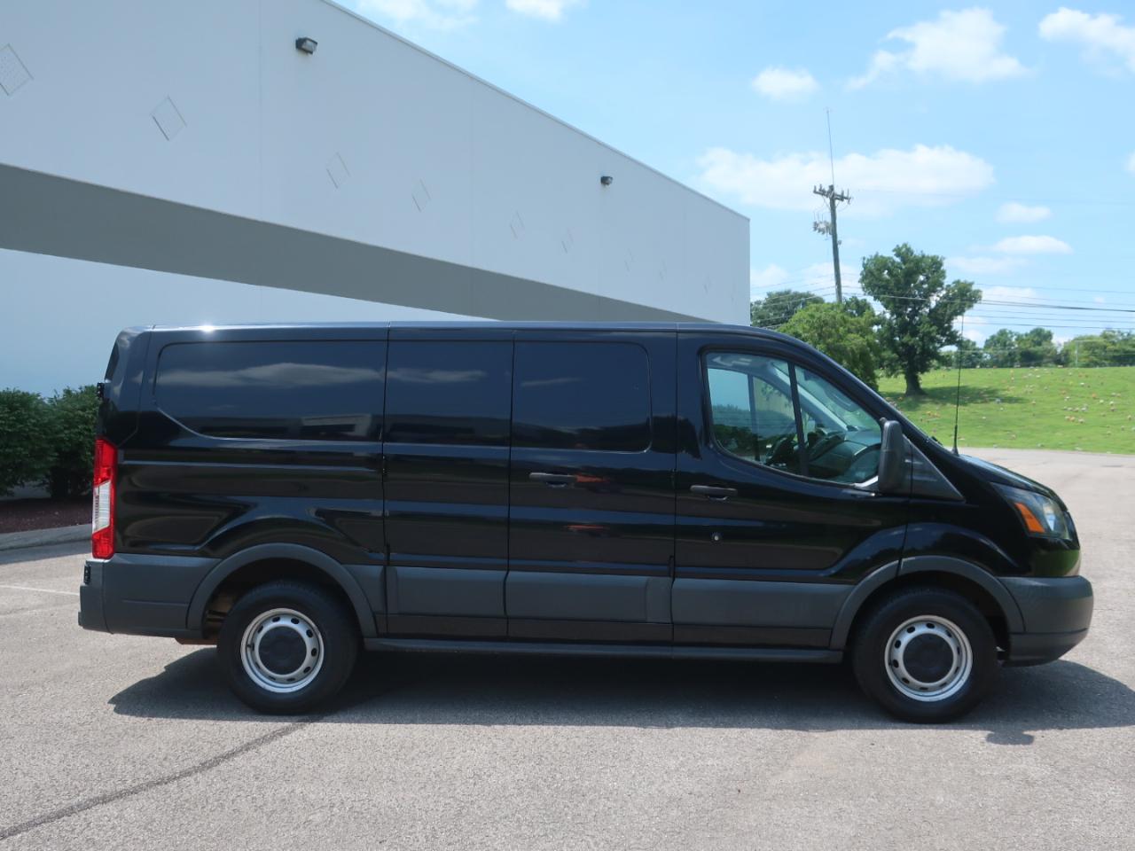 Ford Transit 150 Van Low Roof 60/40 Pass. 130-in. WB 2018