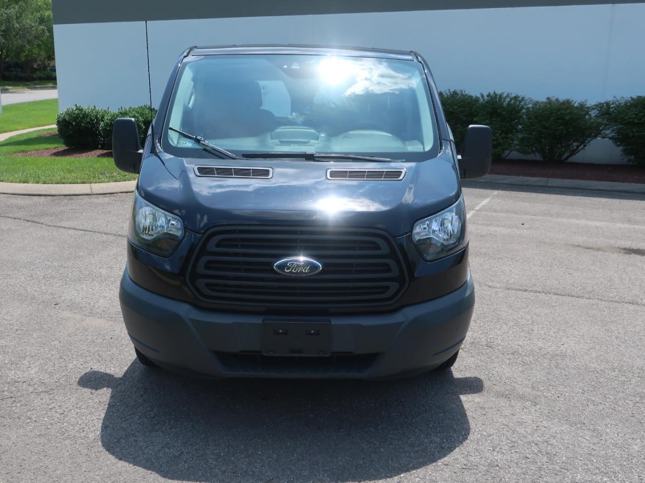 Ford Transit 150 Van Low Roof 60/40 Pass. 130-in. WB 2018