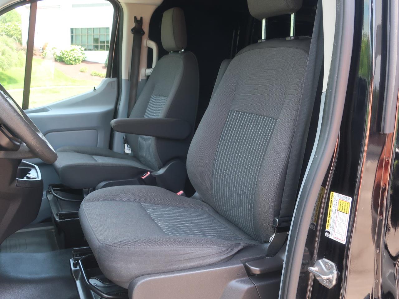 Ford Transit 150 Van Low Roof 60/40 Pass. 130-in. WB 2018
