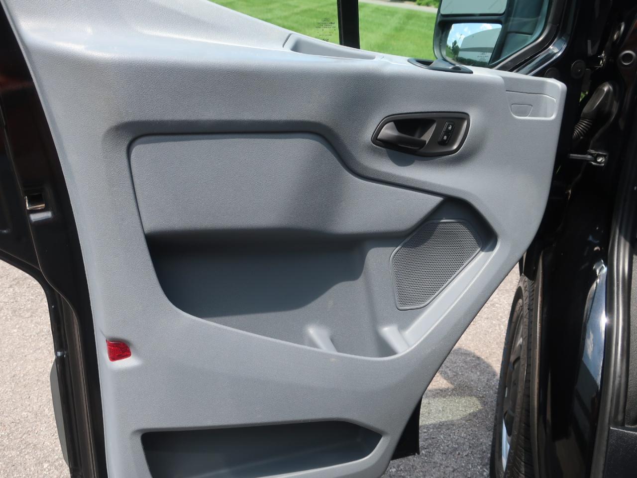 Ford Transit 150 Van Low Roof 60/40 Pass. 130-in. WB 2018