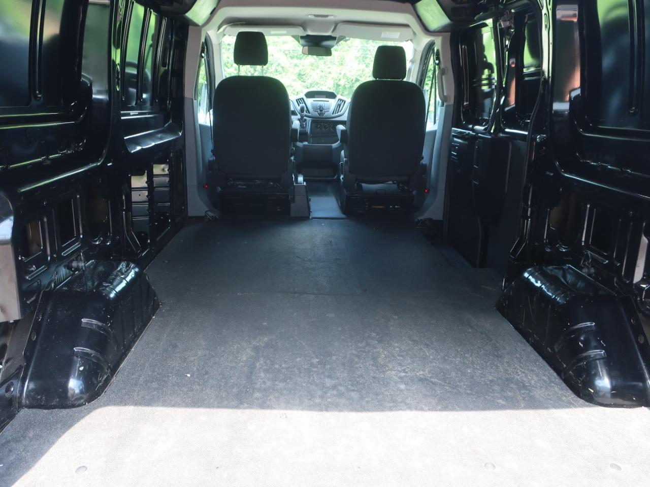Ford Transit 150 Van Low Roof 60/40 Pass. 130-in. WB 2018