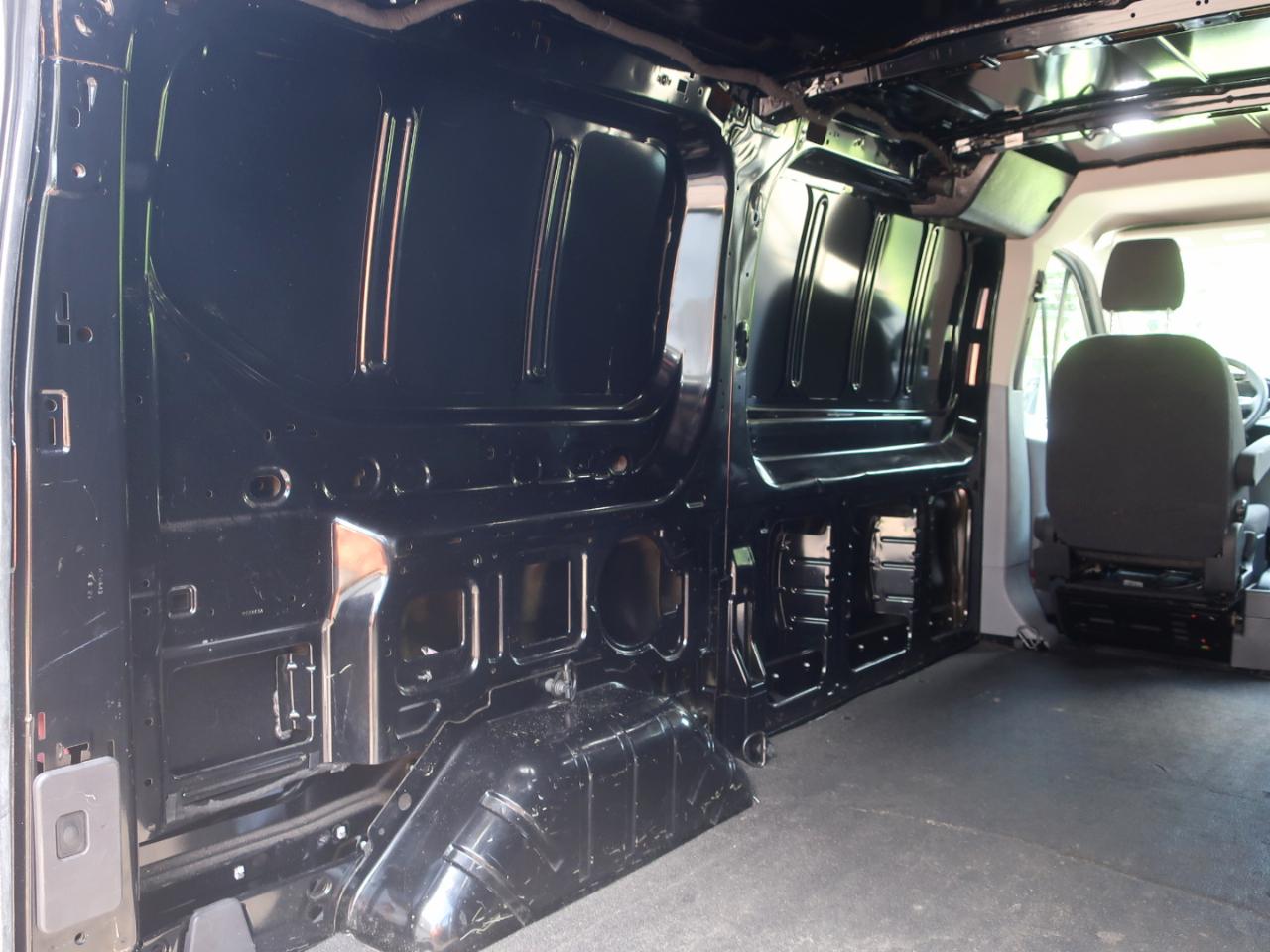 Ford Transit 150 Van Low Roof 60/40 Pass. 130-in. WB 2018