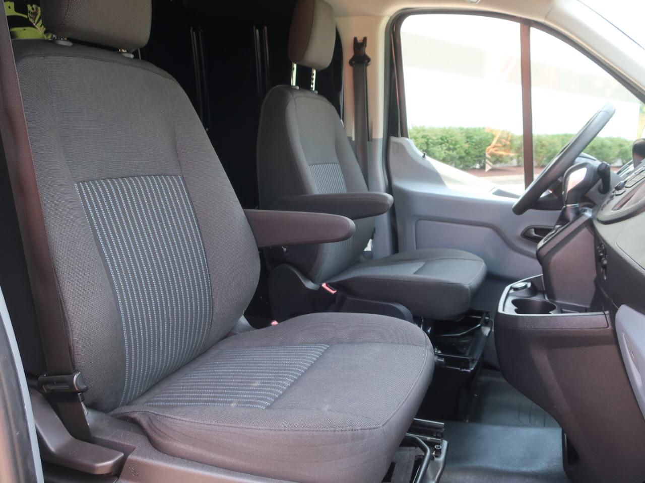 Ford Transit 150 Van Low Roof 60/40 Pass. 130-in. WB 2018