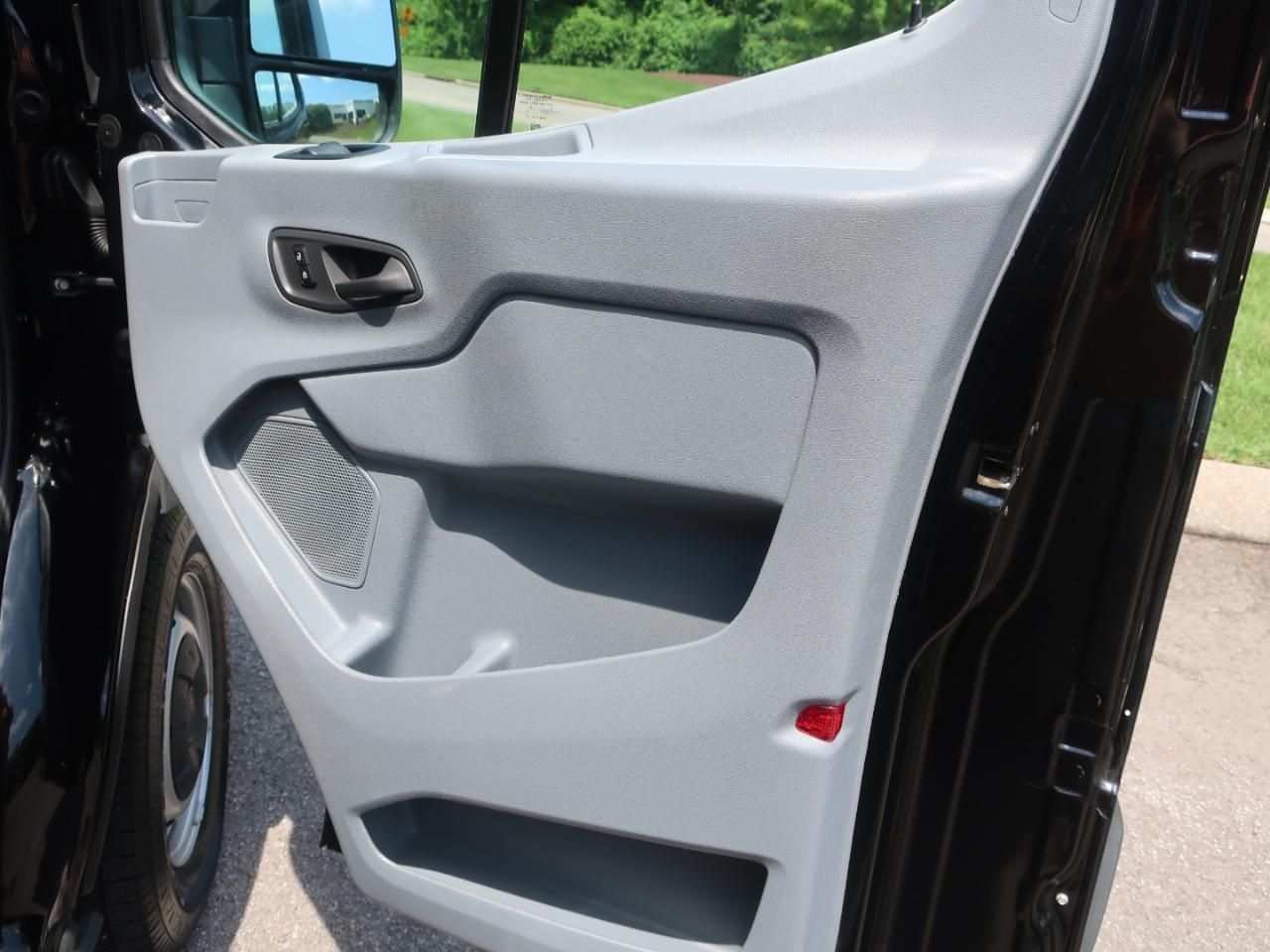 Ford Transit 150 Van Low Roof 60/40 Pass. 130-in. WB 2018