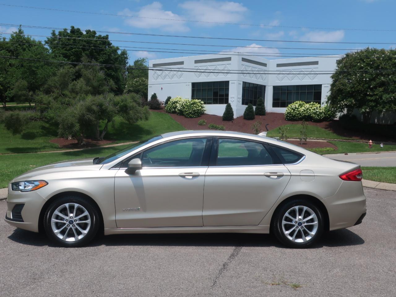 Ford Fusion Hybrid SE 2019