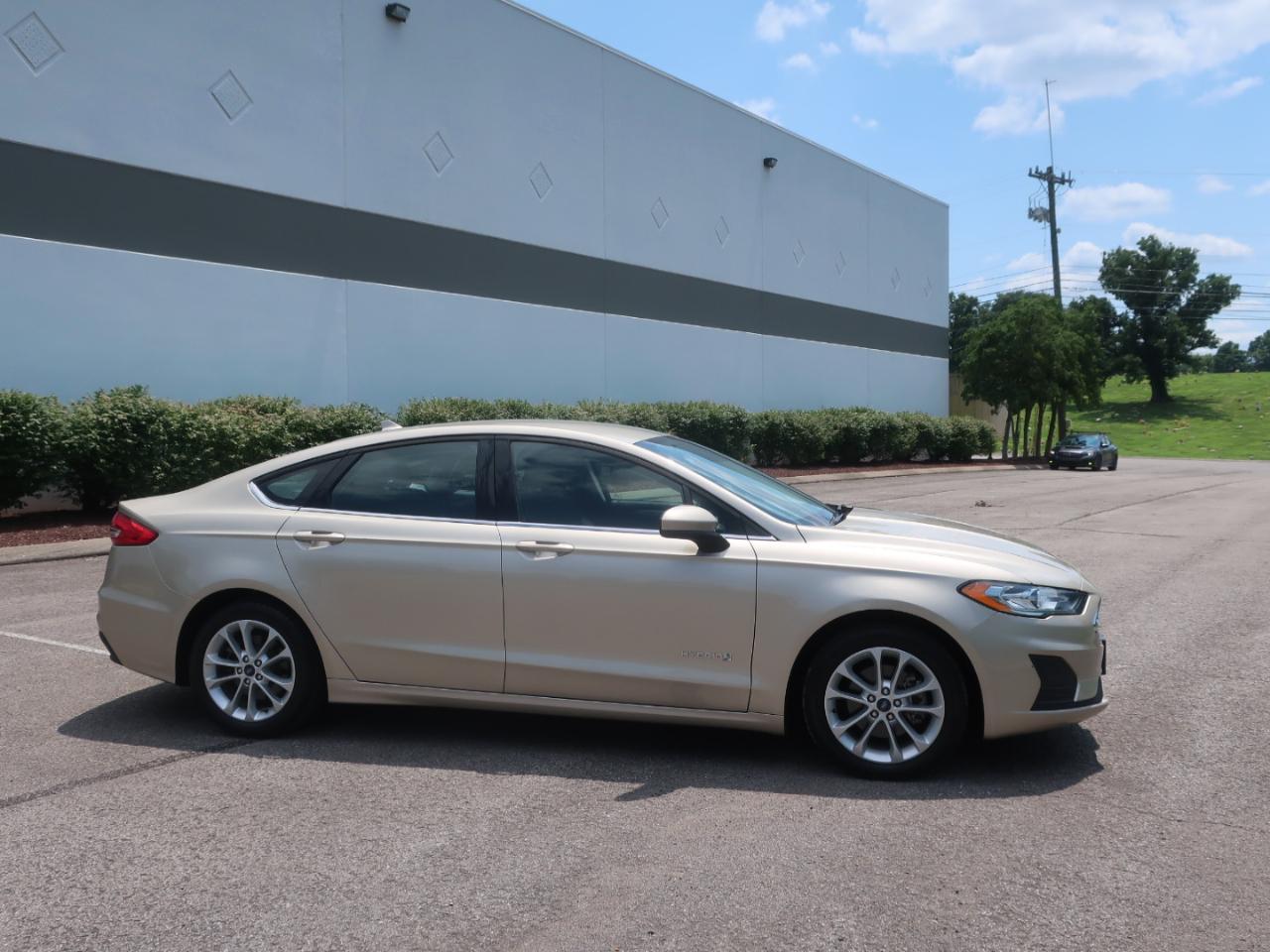 Ford Fusion Hybrid SE 2019