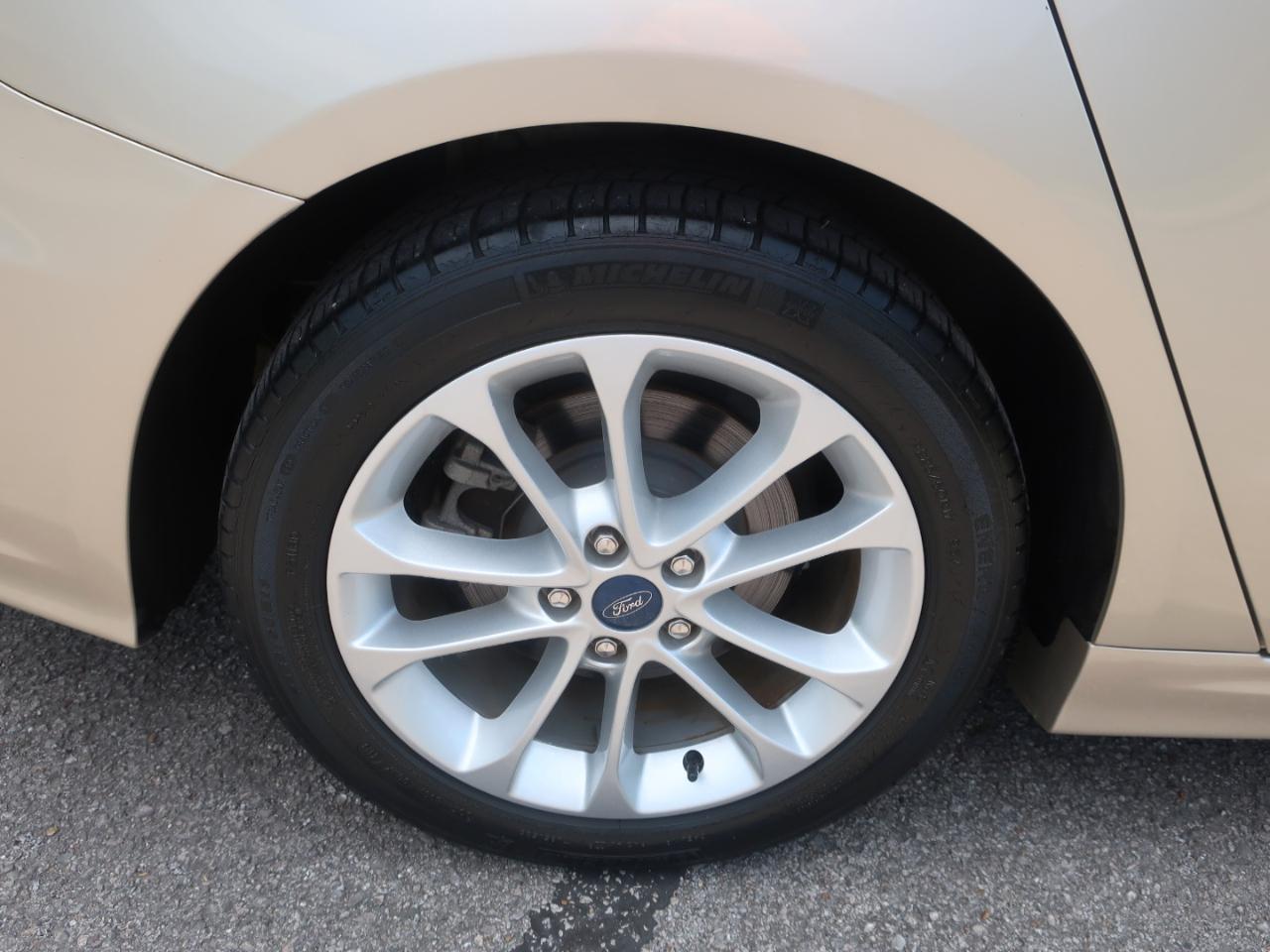Ford Fusion Hybrid SE 2019