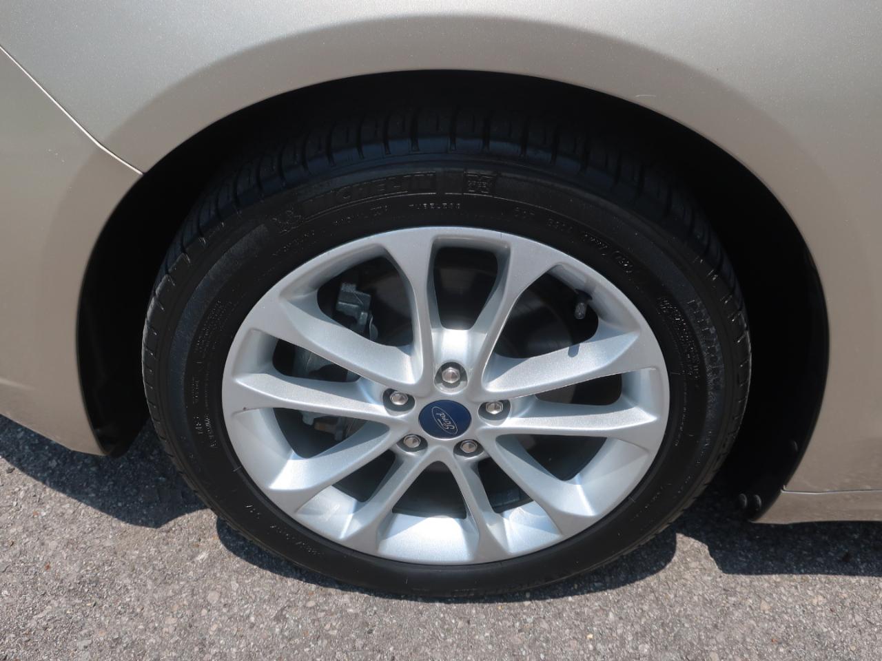 Ford Fusion Hybrid SE 2019