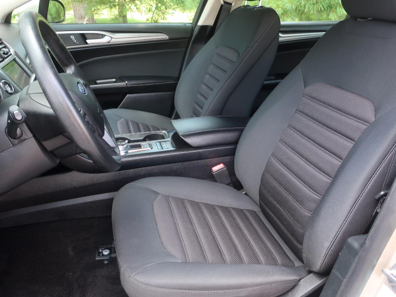Ford Fusion Hybrid SE 2019