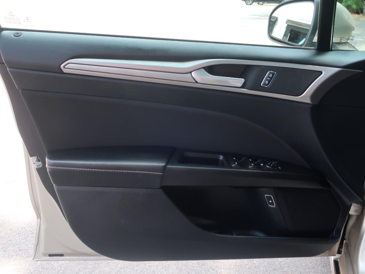 Ford Fusion Hybrid SE 2019