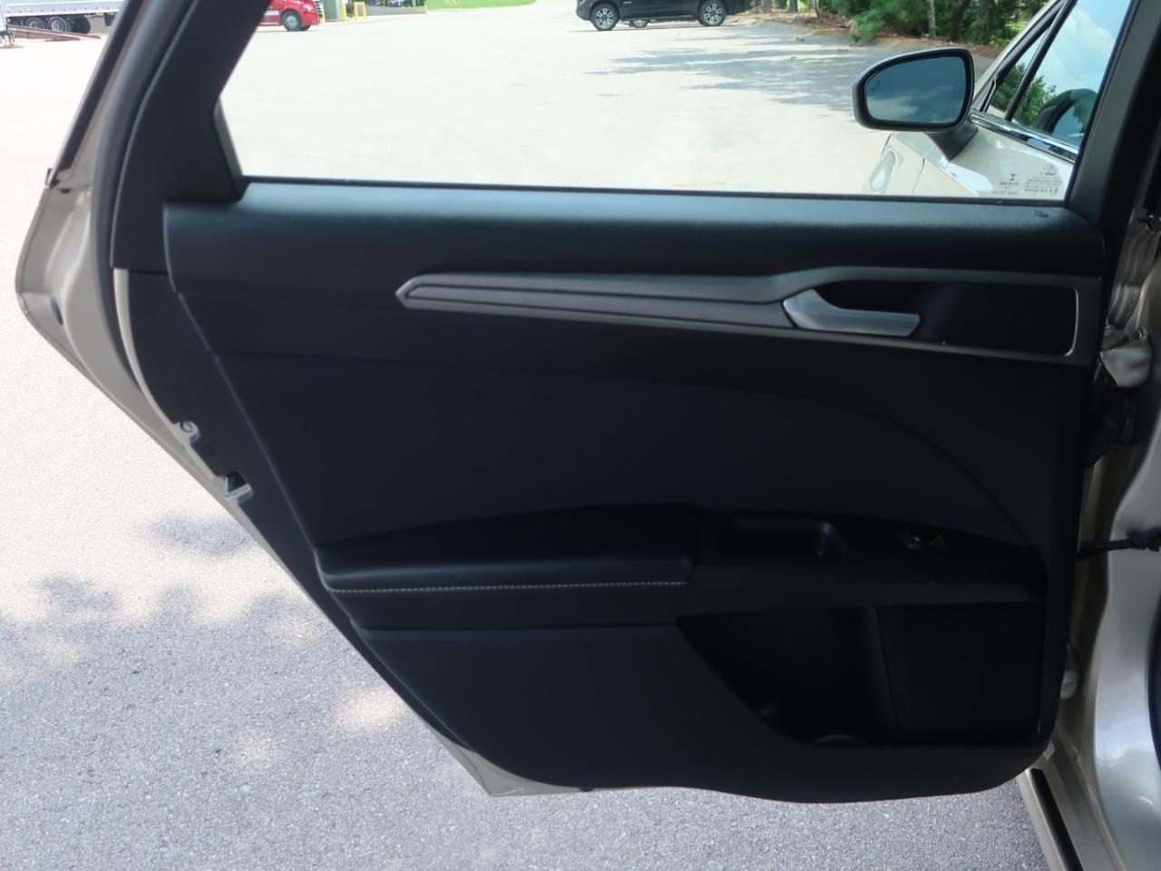 Ford Fusion Hybrid SE 2019