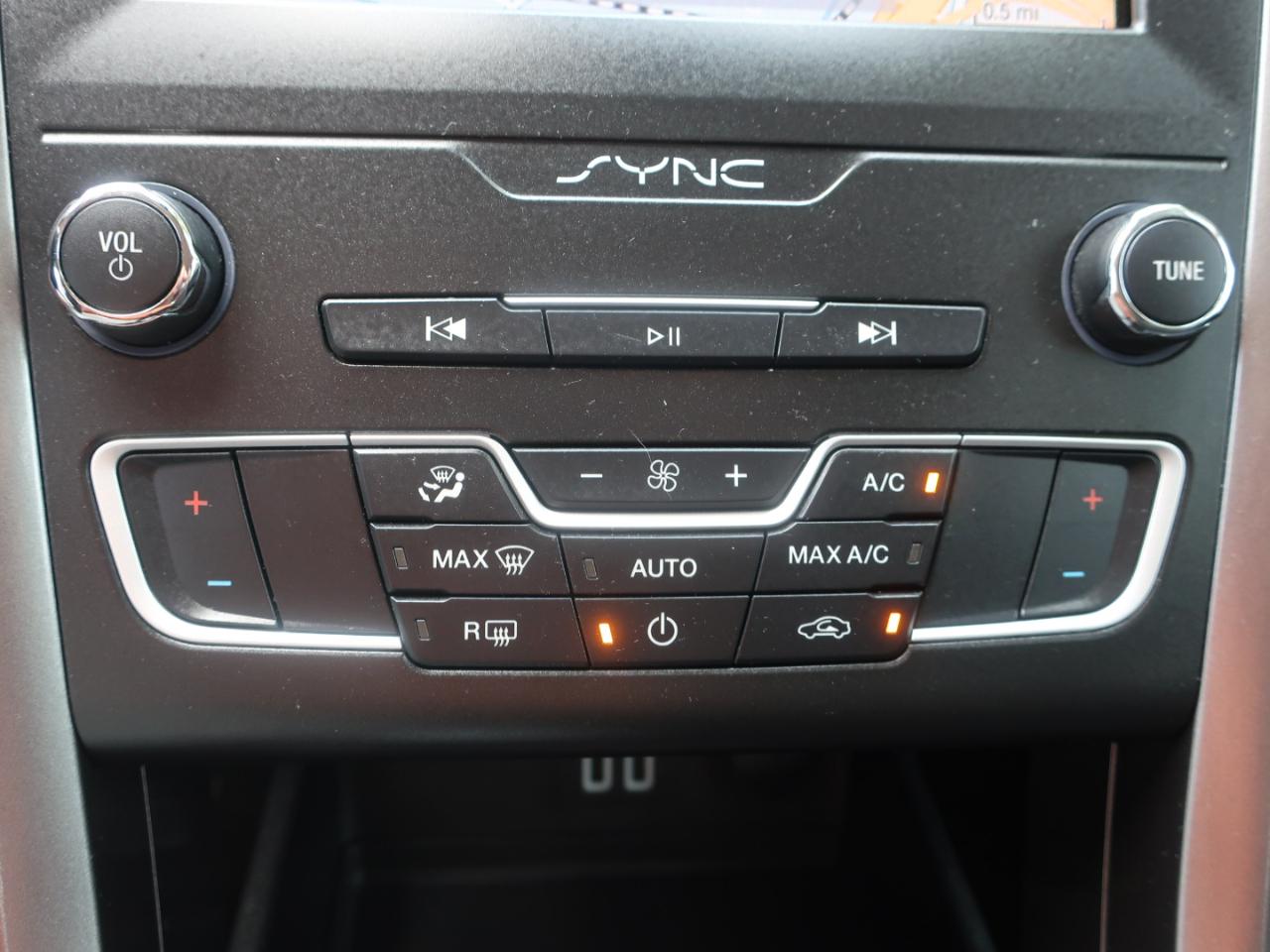 Ford Fusion Hybrid SE 2019